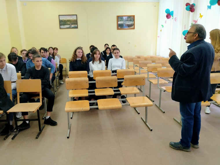Поделись своим Знанием..